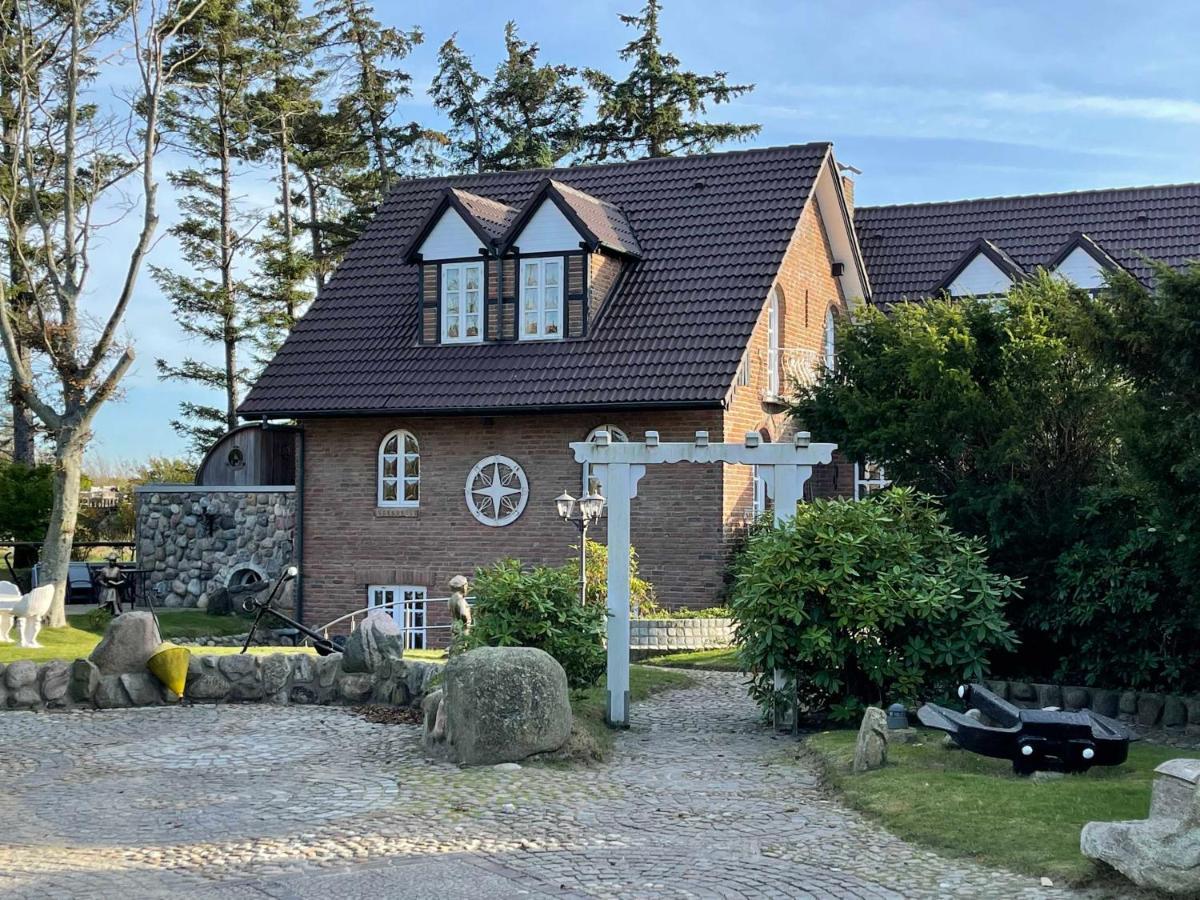 Huus Luttenblick Wyk auf Foehr Exterior photo